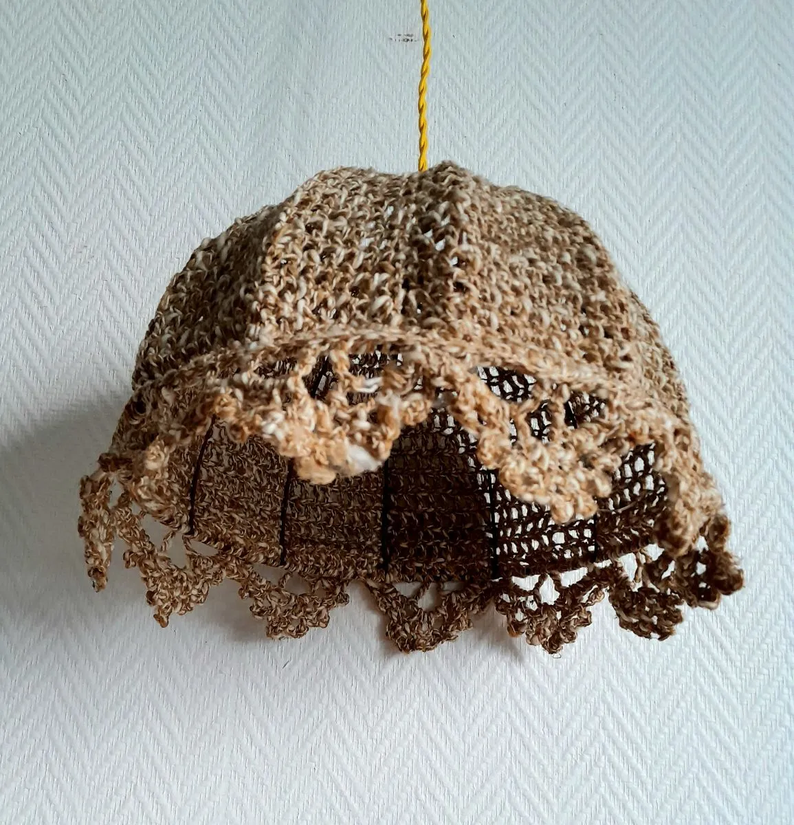 Suspension vintage en crochet 1970 
