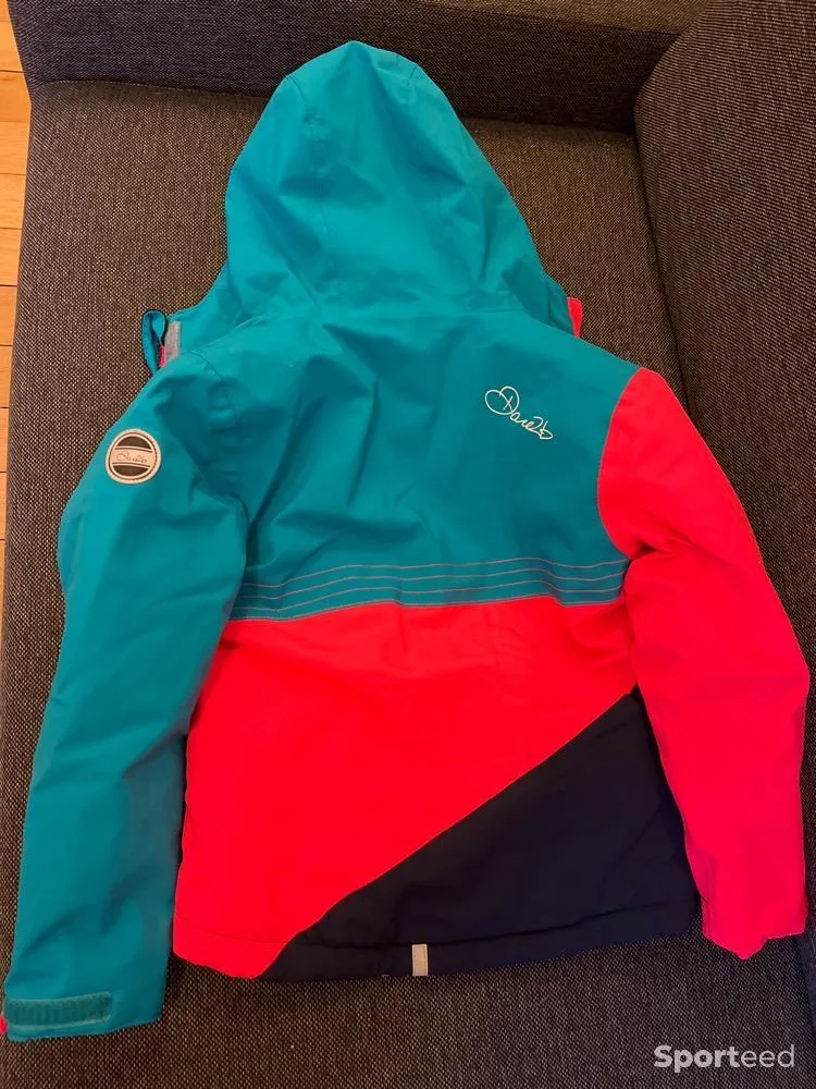 Veste ski fille 5-6 ans  d'occasion Ajouté le : 12/01/2024